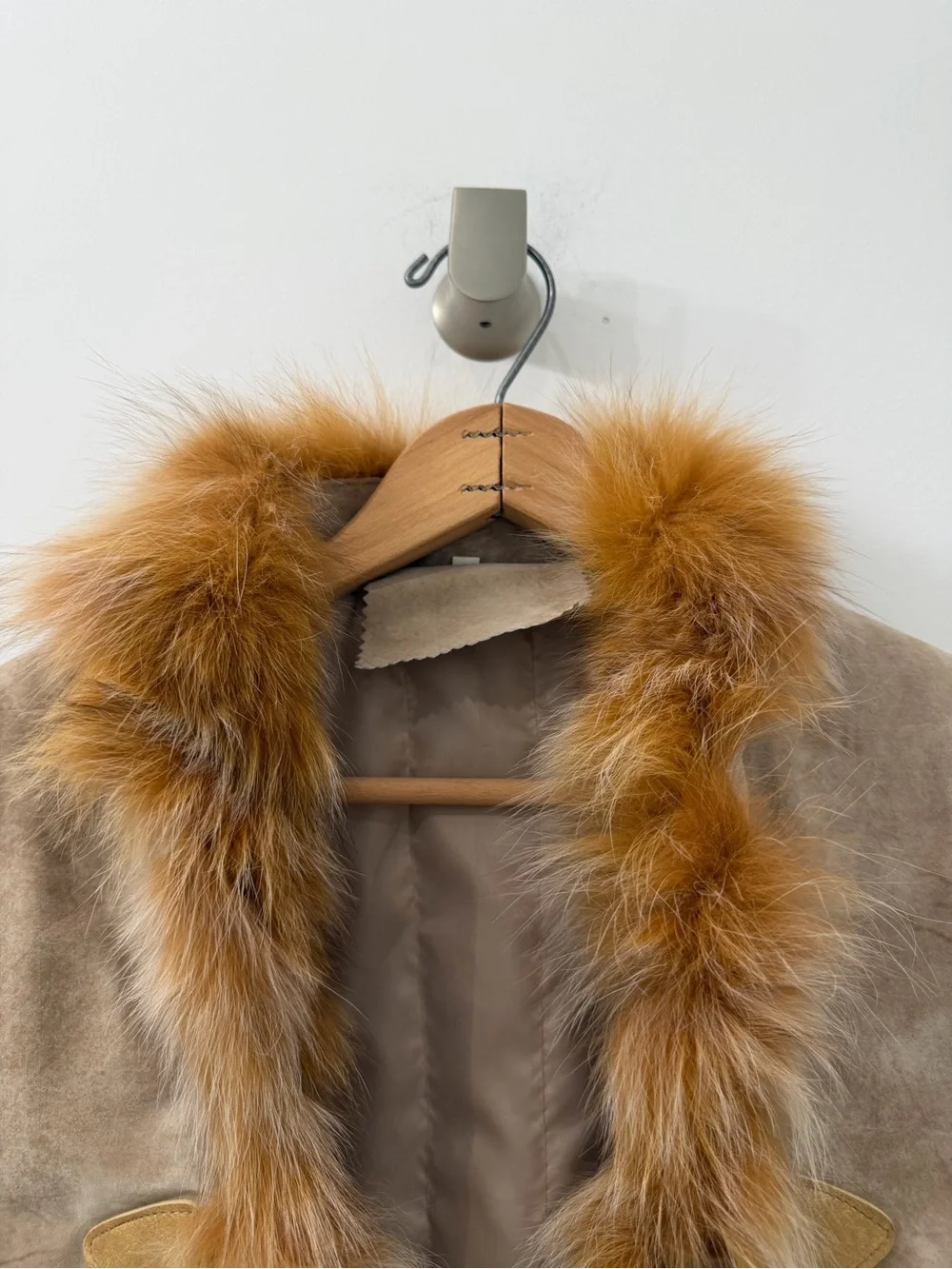 NWOT Women’s Fox Fur Trimmed Genuine Suede Leather Jacket